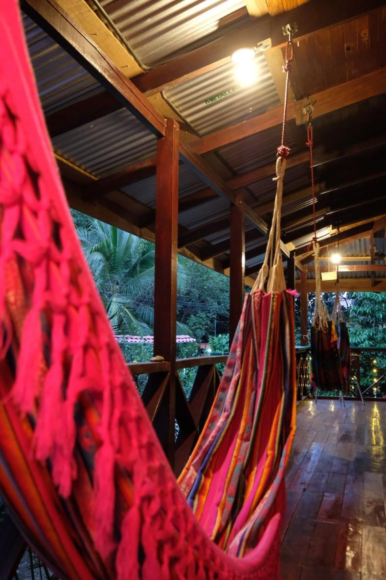 Casa Aldirica Hotell Cahuita Exteriör bild