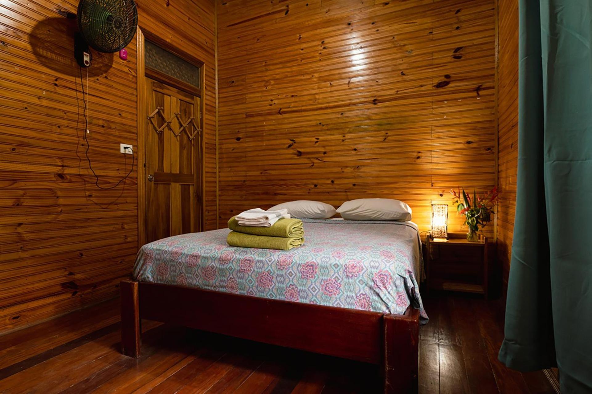 Casa Aldirica Hotell Cahuita Exteriör bild
